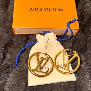 💯 Authentic 💯 Stunning Louis Vuitton Louise Hoop GM Earrings.